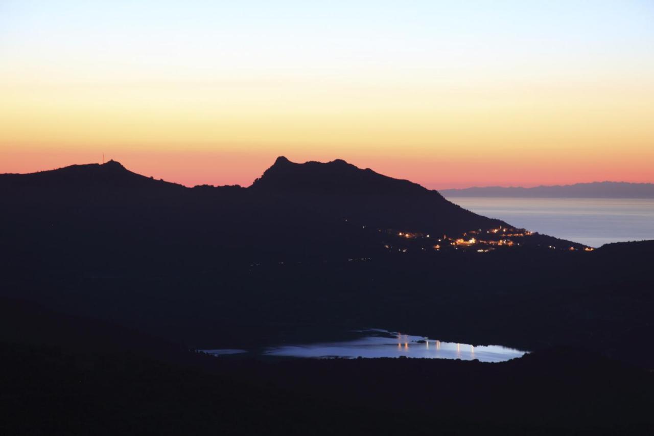Vacancorse Maison U Canale Speloncato  エクステリア 写真
